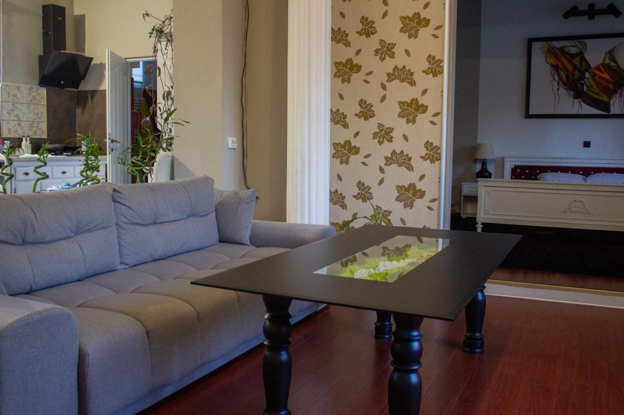 Yox Apartment 1 Oradea Exteriör bild