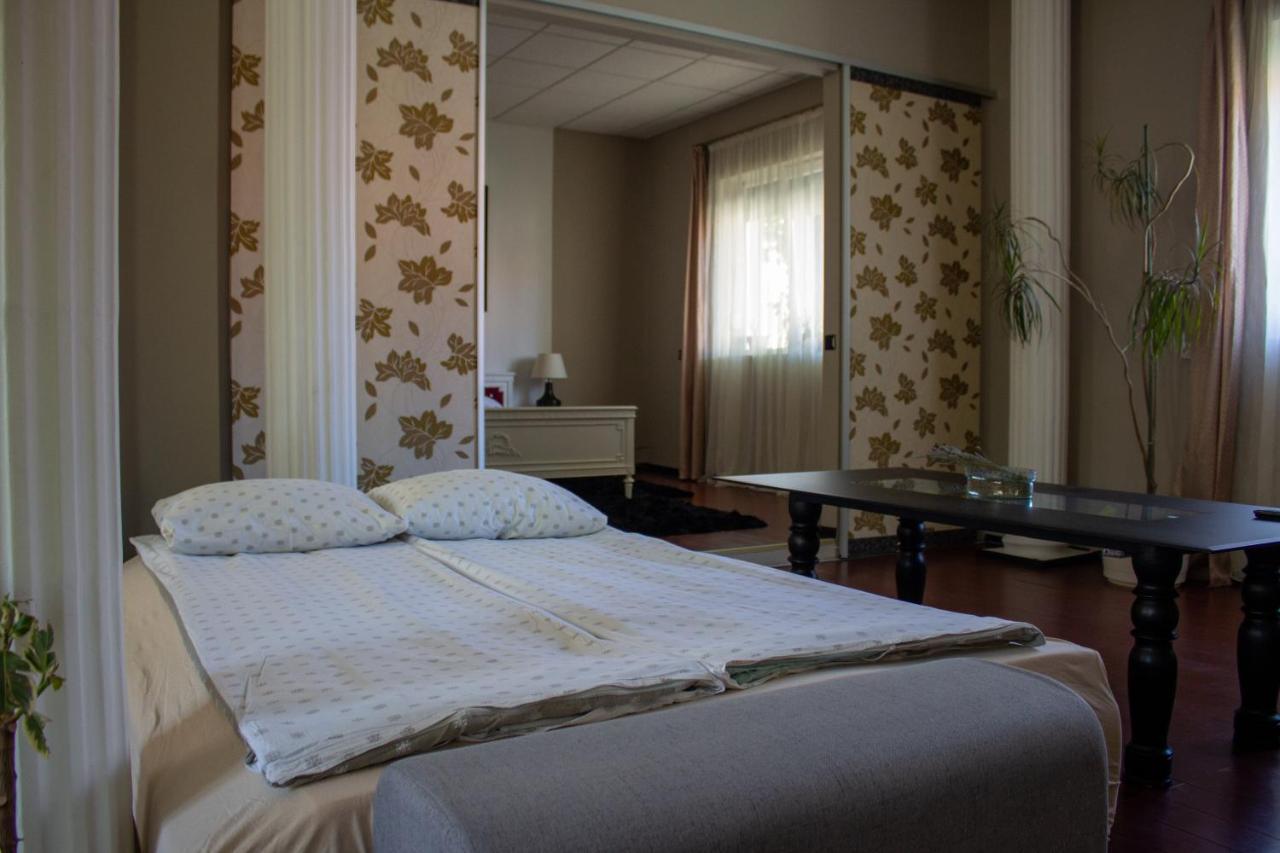 Yox Apartment 1 Oradea Exteriör bild