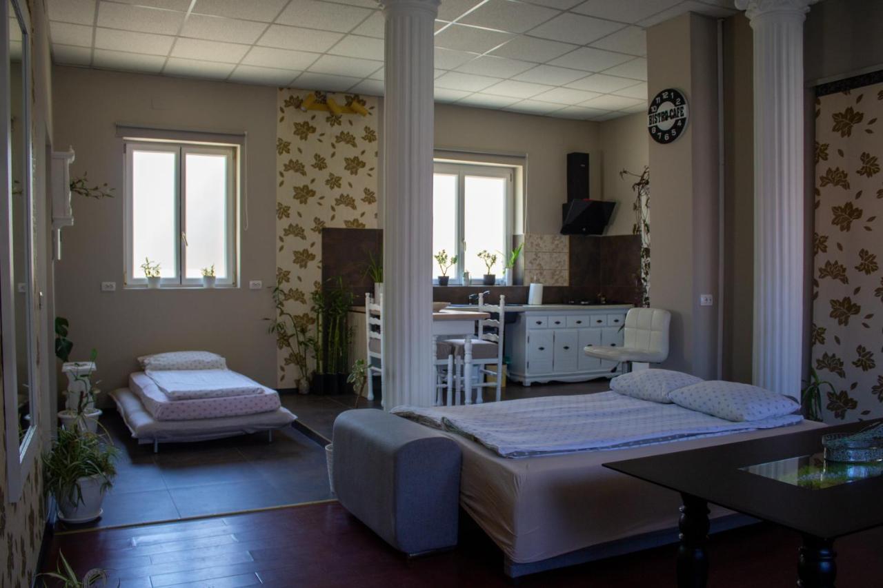 Yox Apartment 1 Oradea Exteriör bild