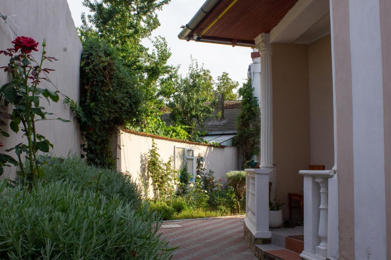 Yox Apartment 1 Oradea Exteriör bild